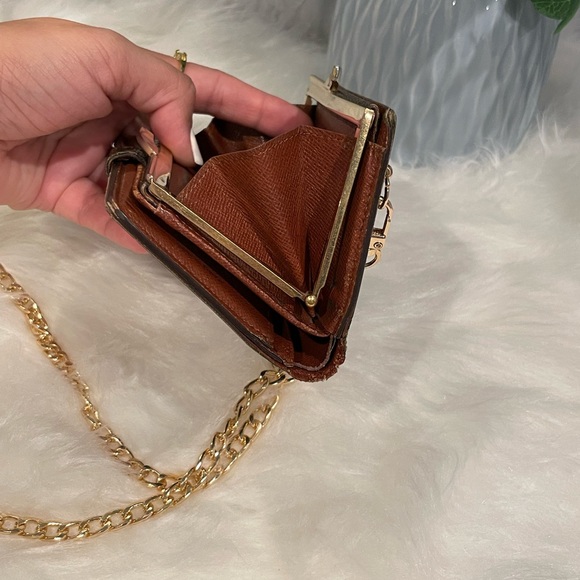 Authentic Louis Vuitton Kisslock Wallet On A Chain | MI1010 - Picture 10 of 16